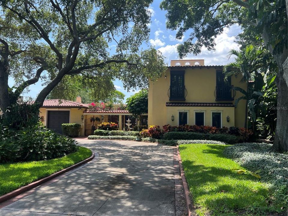 Recently Sold: $4,280,000 (4 beds, 4 baths, 4601 Square Feet)