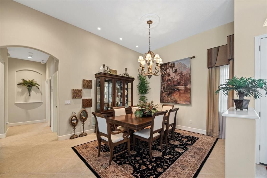 Recently Sold: $850,000 (3 beds, 3 baths, 2523 Square Feet)