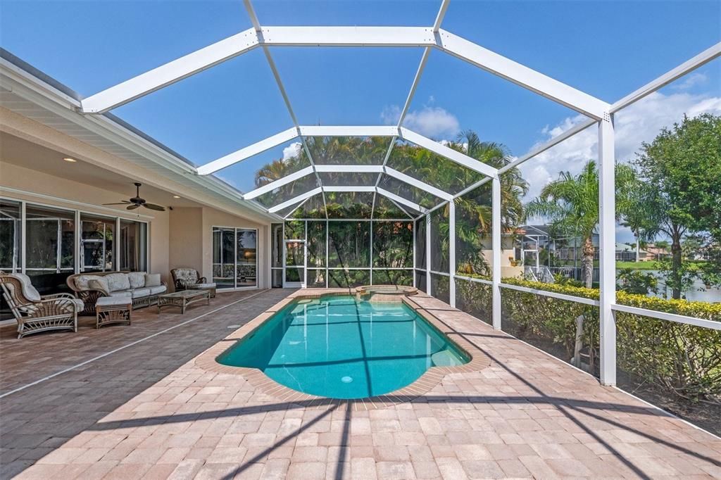 Recently Sold: $850,000 (3 beds, 3 baths, 2523 Square Feet)