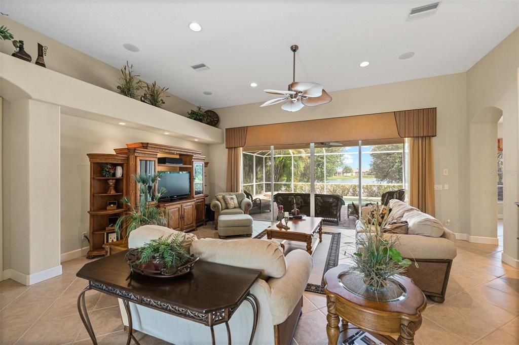 Recently Sold: $850,000 (3 beds, 3 baths, 2523 Square Feet)