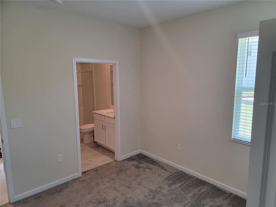 Recently Rented: $1,380 (1 beds, 1 baths, 900 Square Feet)