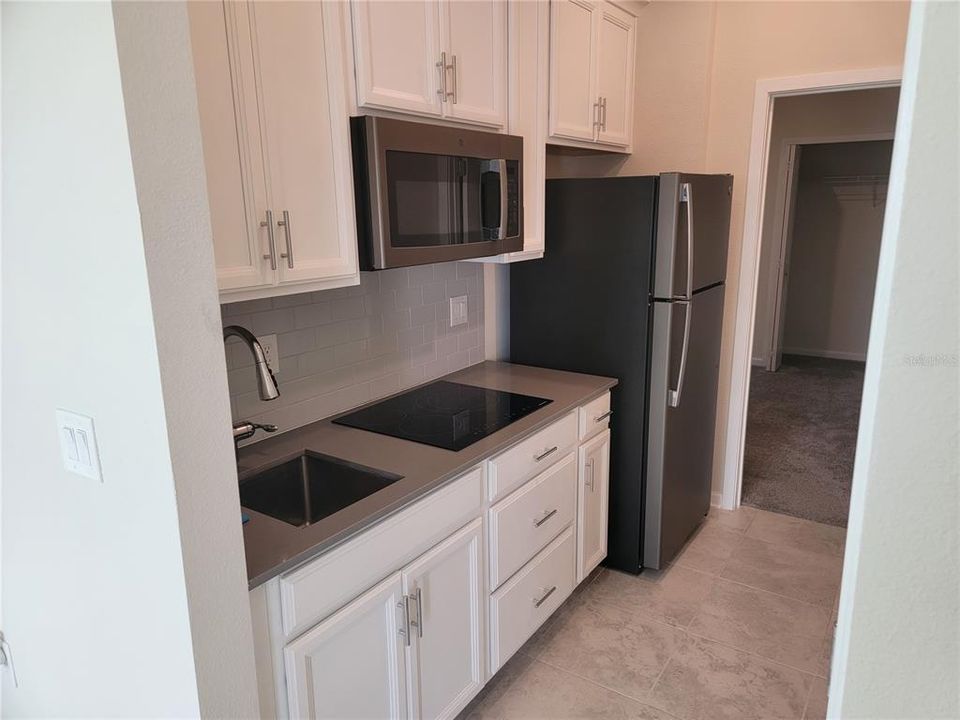 Recently Rented: $1,380 (1 beds, 1 baths, 900 Square Feet)