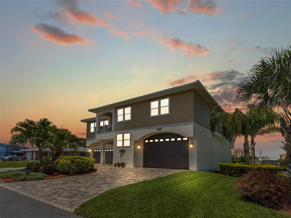 Recently Sold: $1,500,000 (2 beds, 2 baths, 2614 Square Feet)