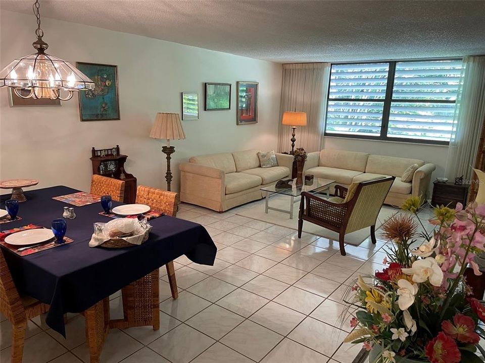 Recently Sold: $280,000 (2 beds, 2 baths, 1468 Square Feet)