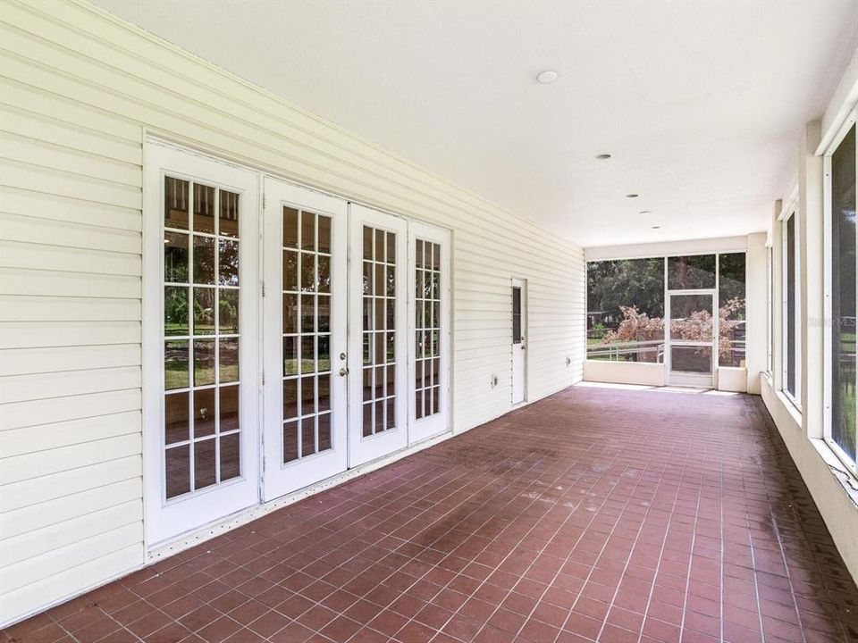 screened sun porch