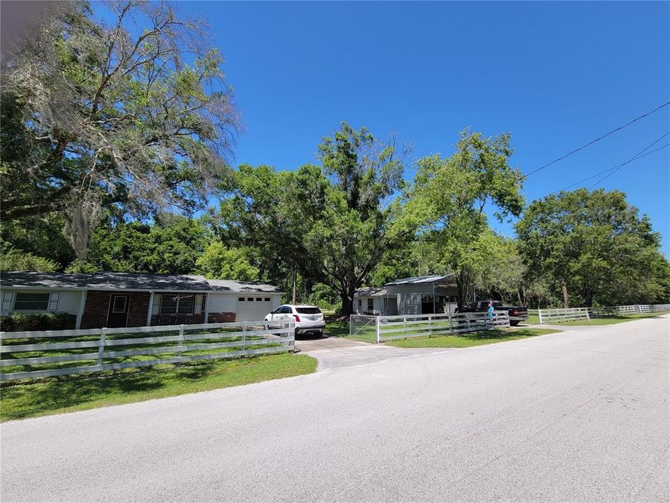 Recently Sold: $250,000 (2 beds, 1 baths, 1384 Square Feet)