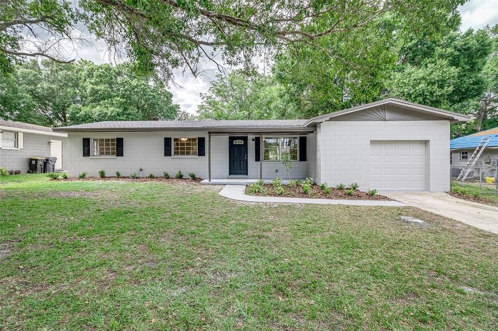 最近售出: $300,000 (3 贝兹, 2 浴室, 1271 平方英尺)