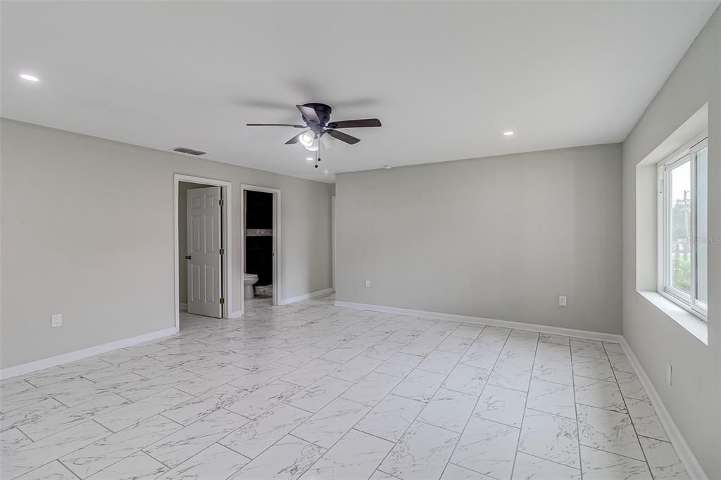 Recently Sold: $232,000 (3 beds, 2 baths, 1325 Square Feet)