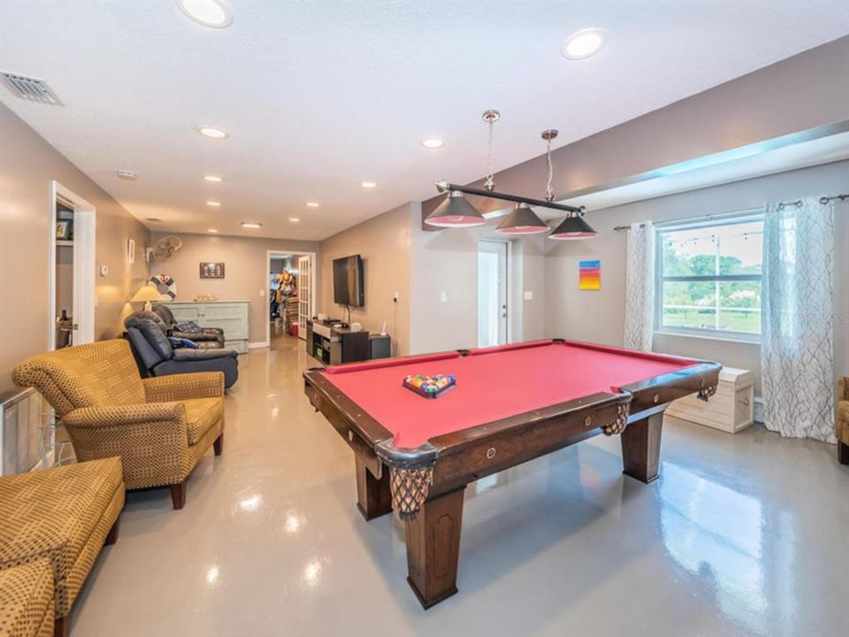 Downstairs Game Room - Pool Table Conveys