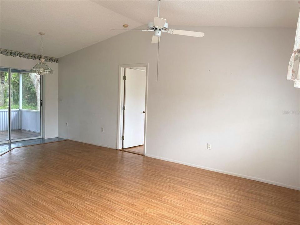 Recently Rented: $1,600 (2 beds, 2 baths, 954 Square Feet)