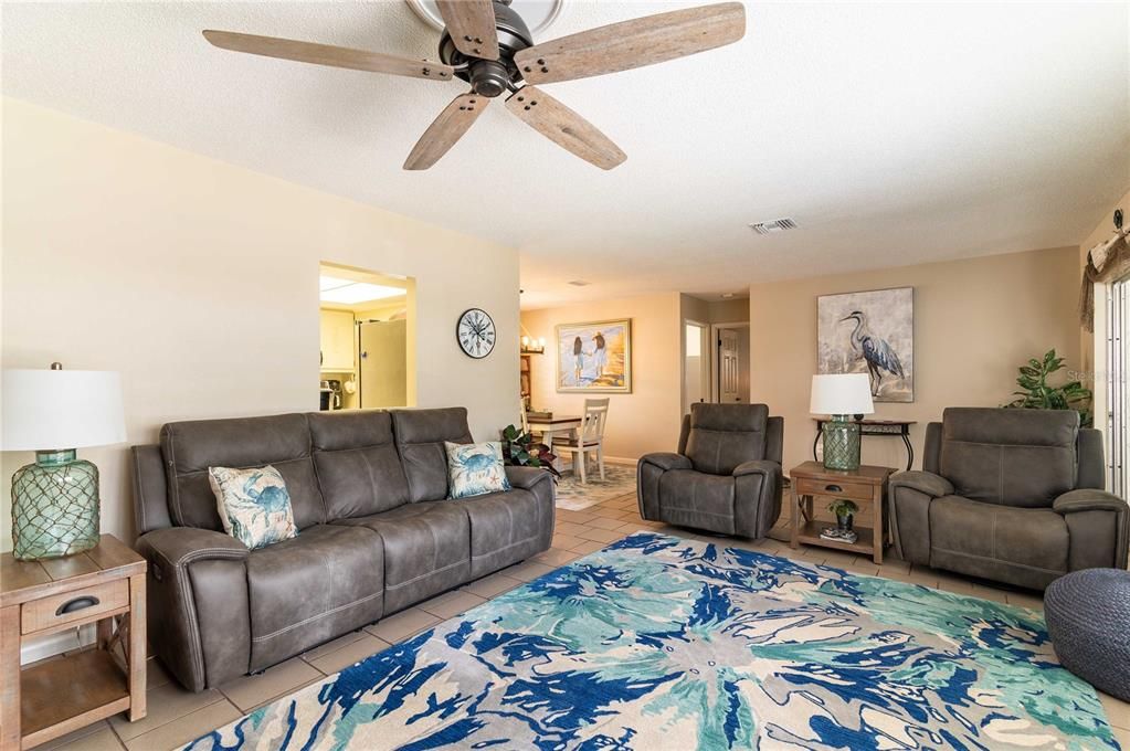 Recently Sold: $585,000 (3 beds, 2 baths, 1919 Square Feet)