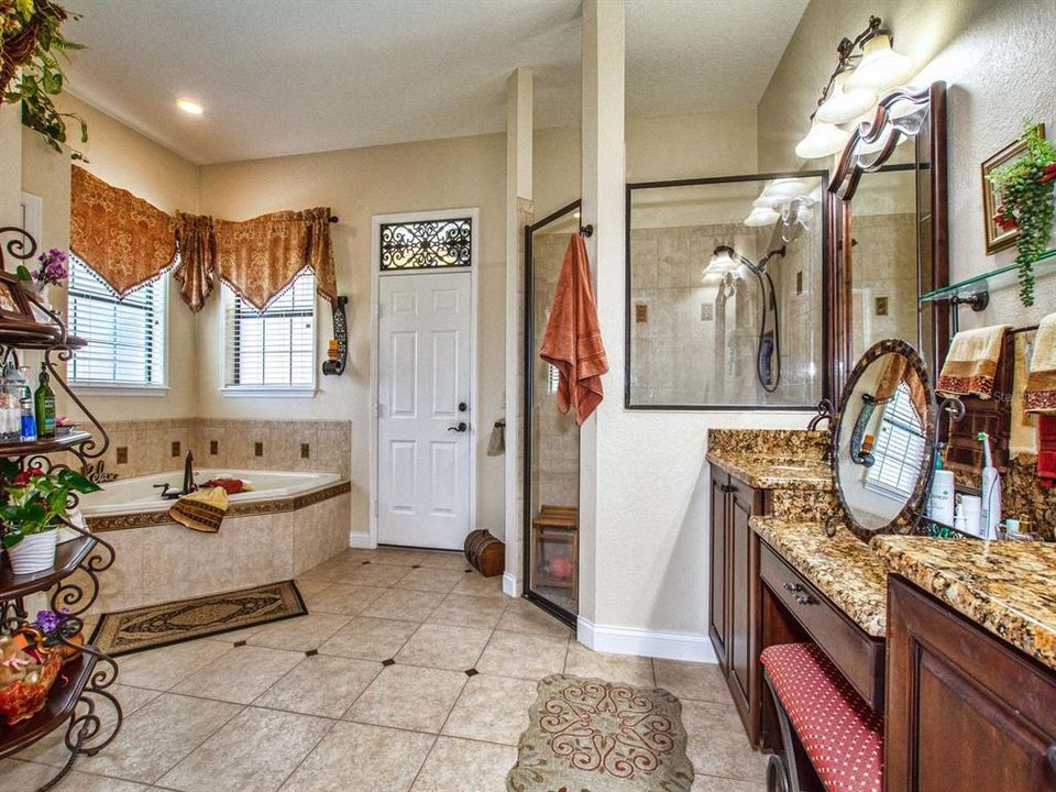 Glorious Master bath, whirlpool jetted tub