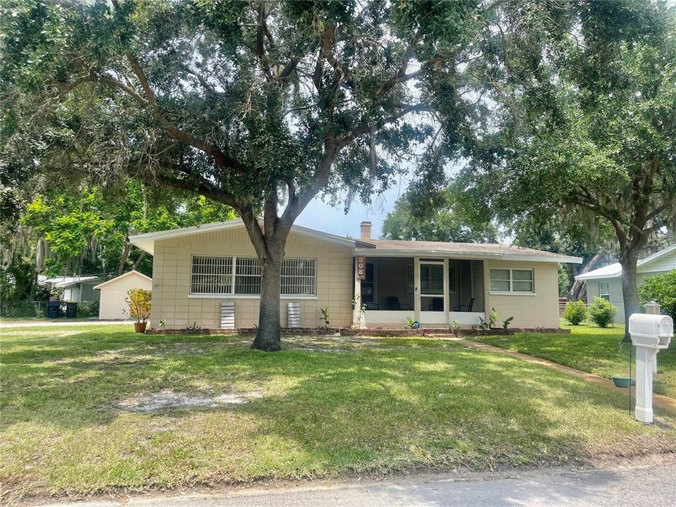 Recently Sold: $249,900 (3 beds, 2 baths, 1439 Square Feet)