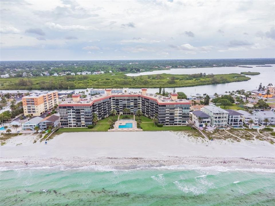 Vendido Recientemente: $725,000 (2 camas, 2 baños, 1025 Pies cuadrados)