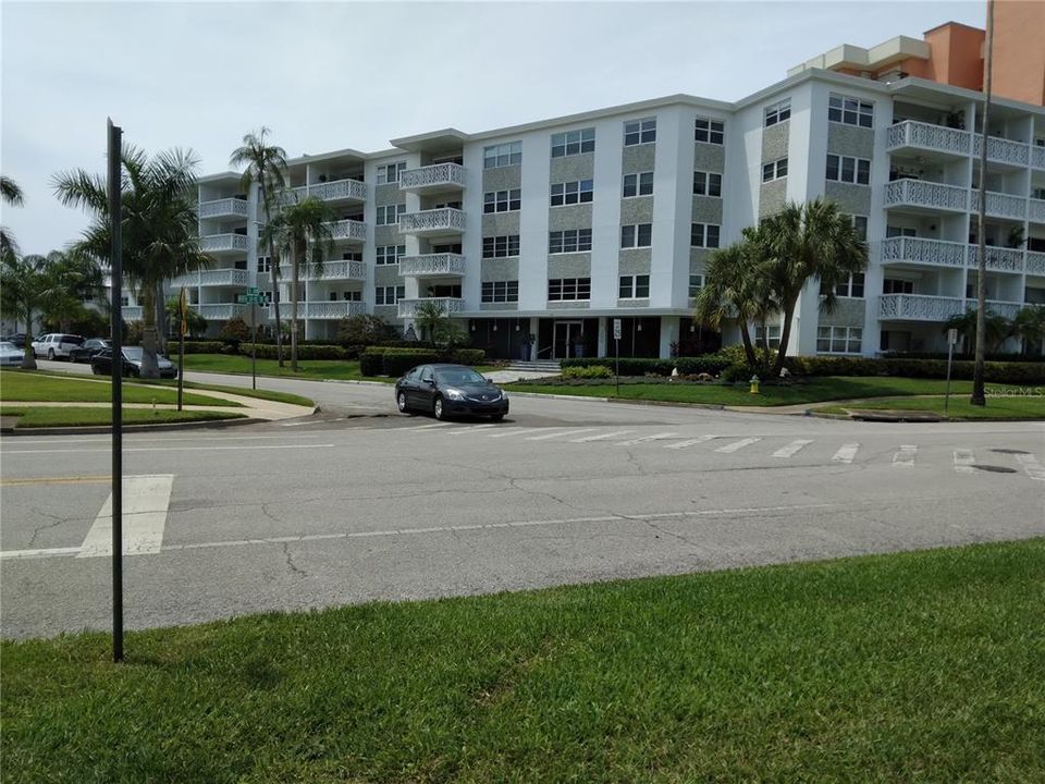 最近售出: $295,000 (1 贝兹, 1 浴室, 730 平方英尺)