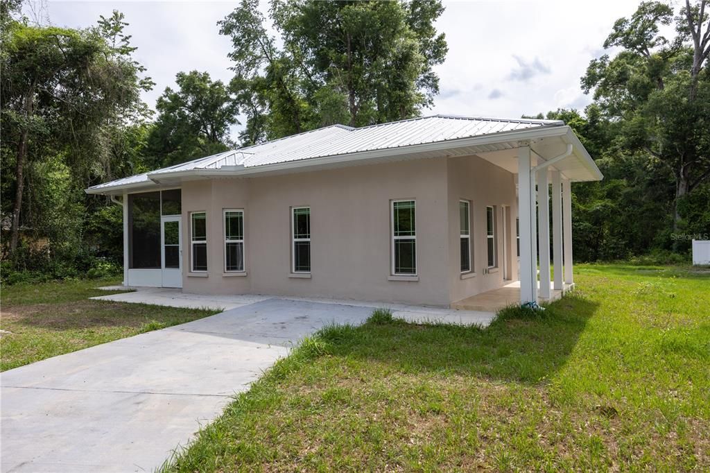 Recently Sold: $250,000 (2 beds, 2 baths, 1112 Square Feet)