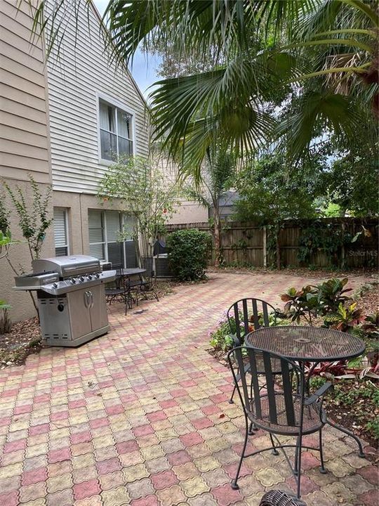 Recently Rented: $2,500 (3 beds, 2 baths, 1885 Square Feet)