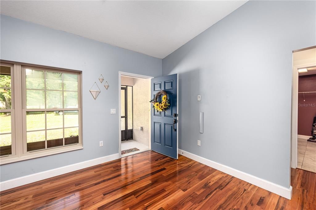 Recently Sold: $425,000 (3 beds, 2 baths, 1794 Square Feet)