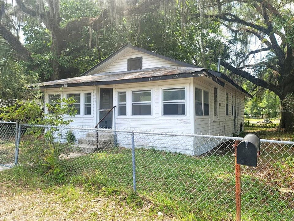 Recently Sold: $89,900 (2 beds, 1 baths, 1056 Square Feet)