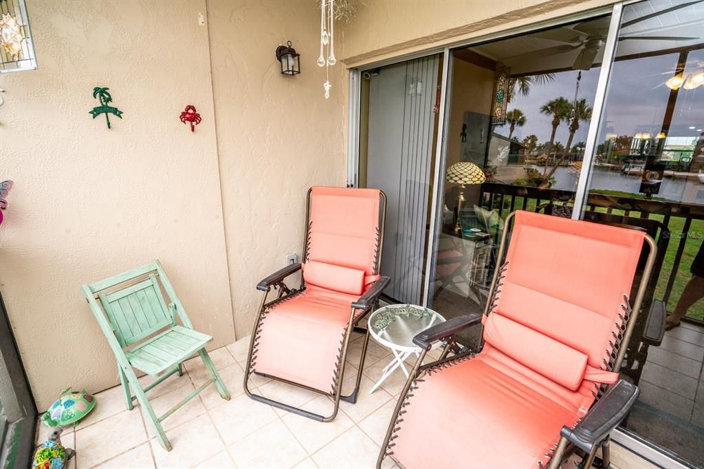 Recently Sold: $280,000 (2 beds, 2 baths, 1084 Square Feet)