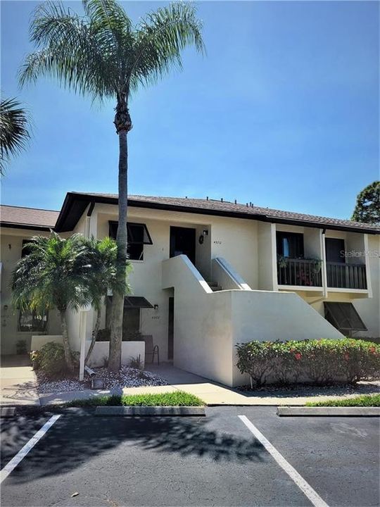 Recently Sold: $350,000 (2 beds, 2 baths, 1108 Square Feet)