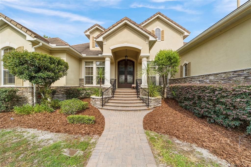 Recently Sold: $3,200,000 (5 beds, 5 baths, 5137 Square Feet)