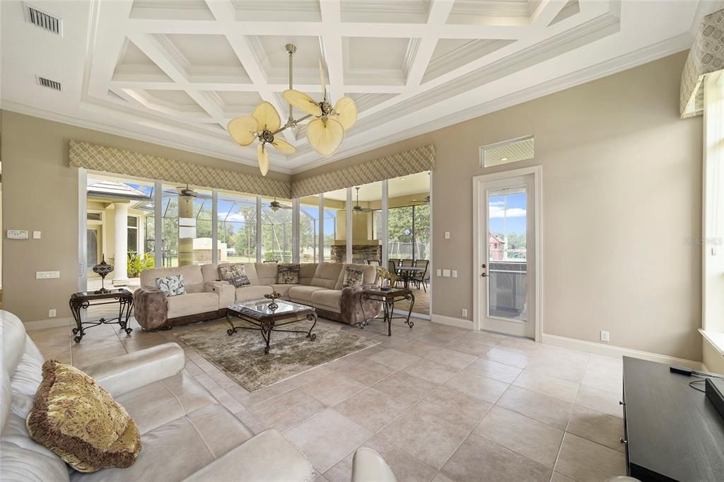 Recently Sold: $3,200,000 (5 beds, 5 baths, 5137 Square Feet)