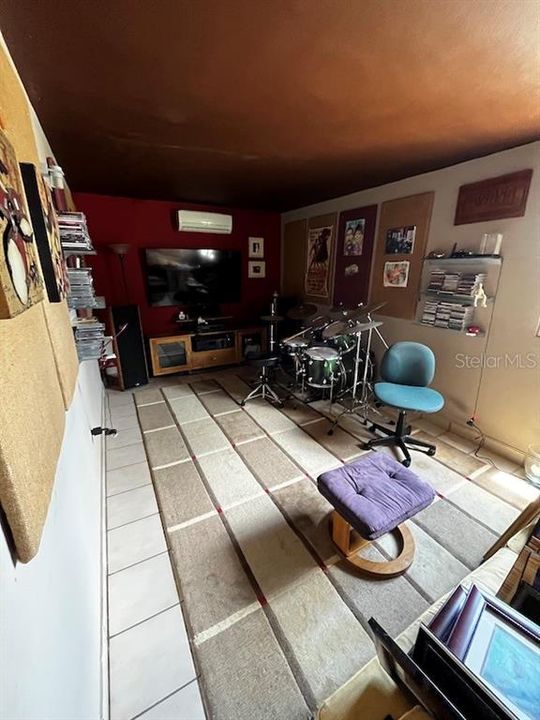 Vendido Recientemente: $479,900 (4 camas, 3 baños, 2000 Pies cuadrados)