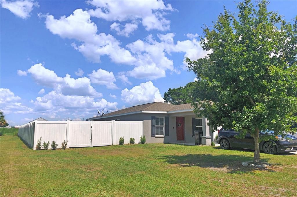 Recently Sold: $255,000 (3 beds, 2 baths, 1152 Square Feet)