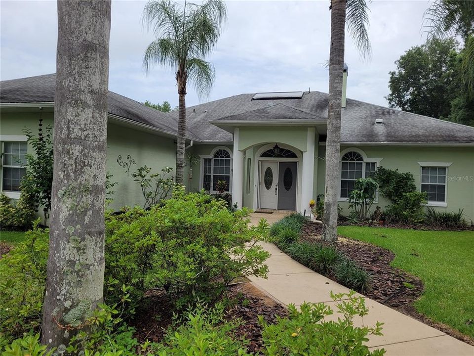 Recently Sold: $650,000 (4 beds, 3 baths, 2727 Square Feet)