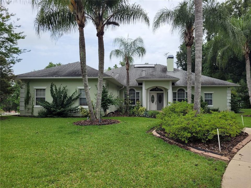 Recently Sold: $650,000 (4 beds, 3 baths, 2727 Square Feet)