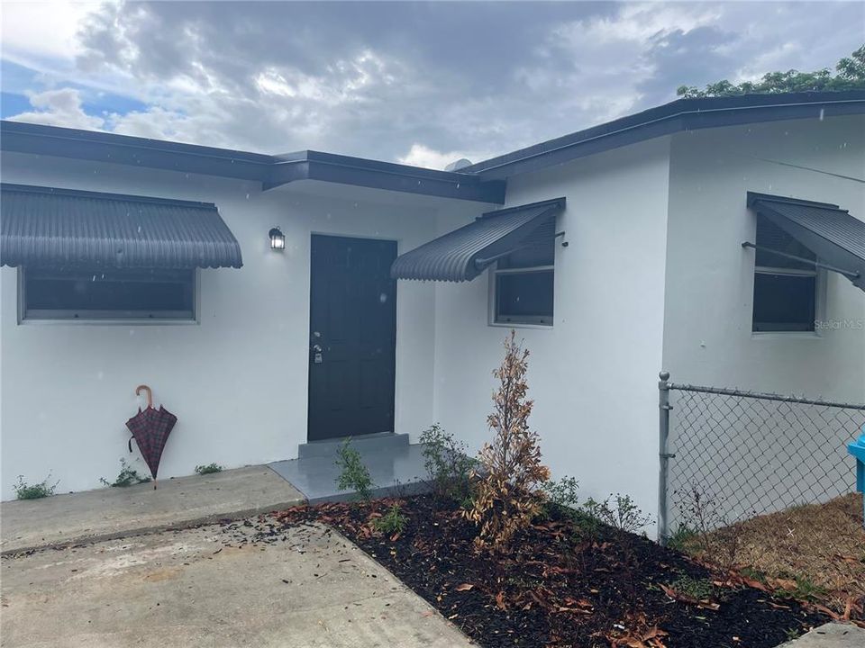 Recently Sold: $368,000 (3 beds, 2 baths, 1049 Square Feet)