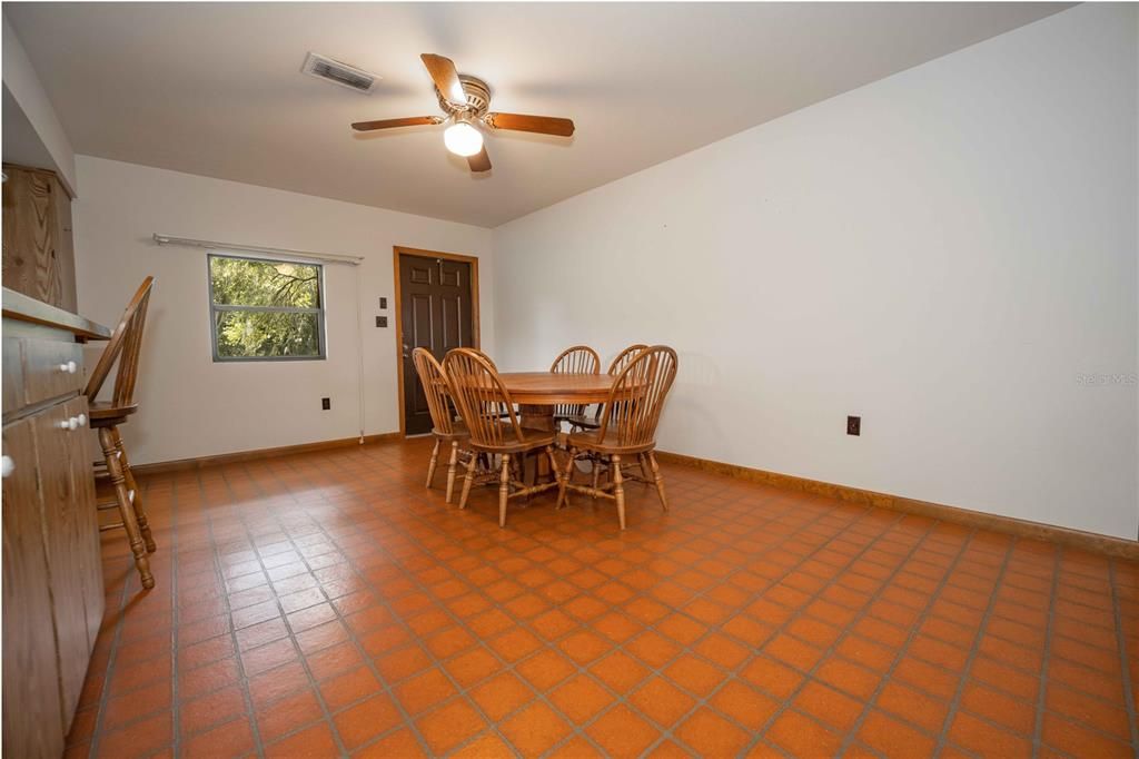Recently Sold: $500,000 (2 beds, 1 baths, 1280 Square Feet)