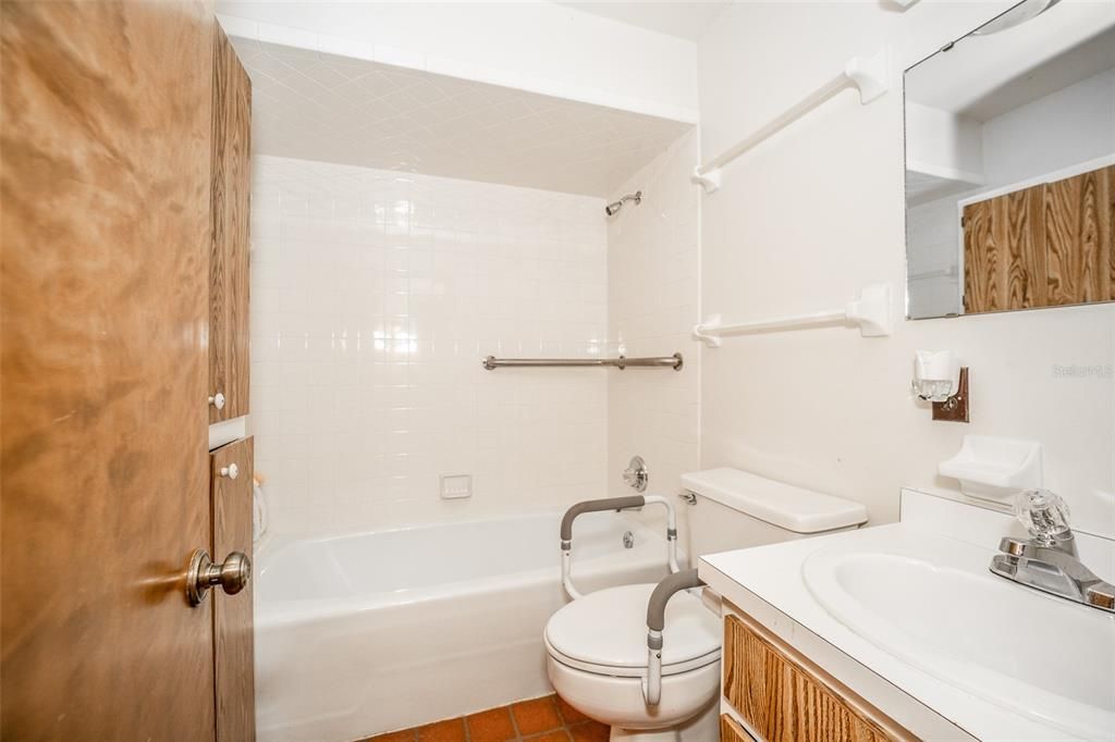 Recently Sold: $500,000 (2 beds, 1 baths, 1280 Square Feet)