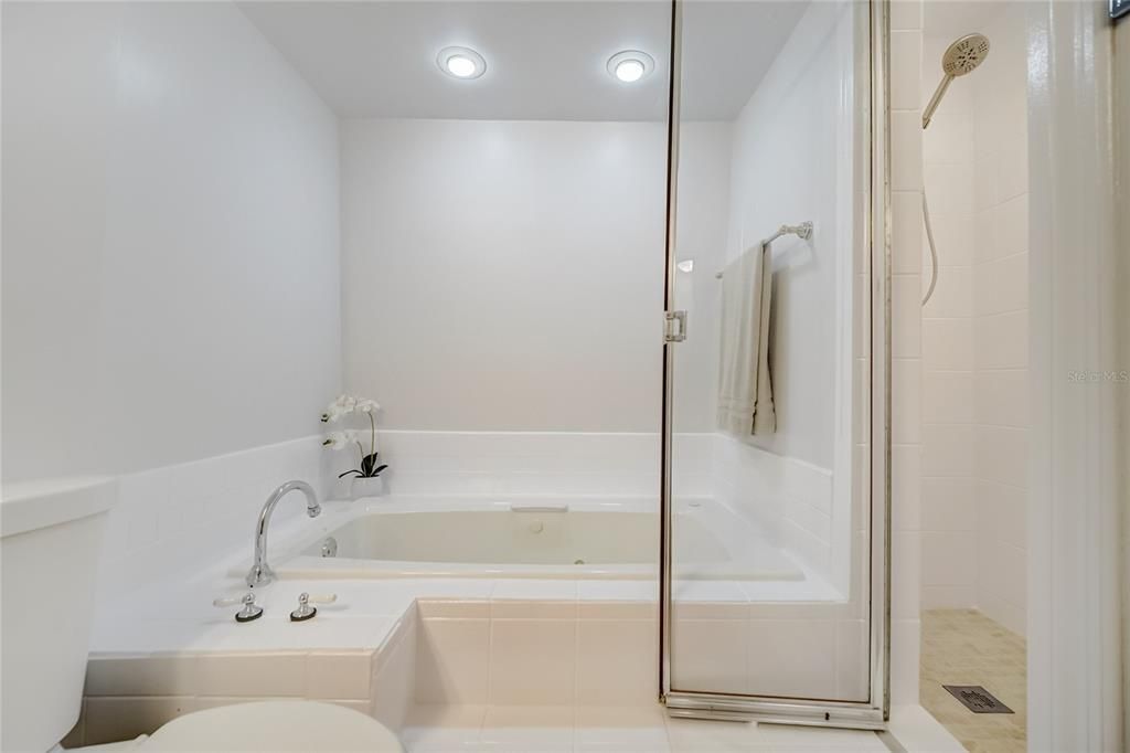 最近售出: $239,000 (2 贝兹, 1 浴室, 1266 平方英尺)
