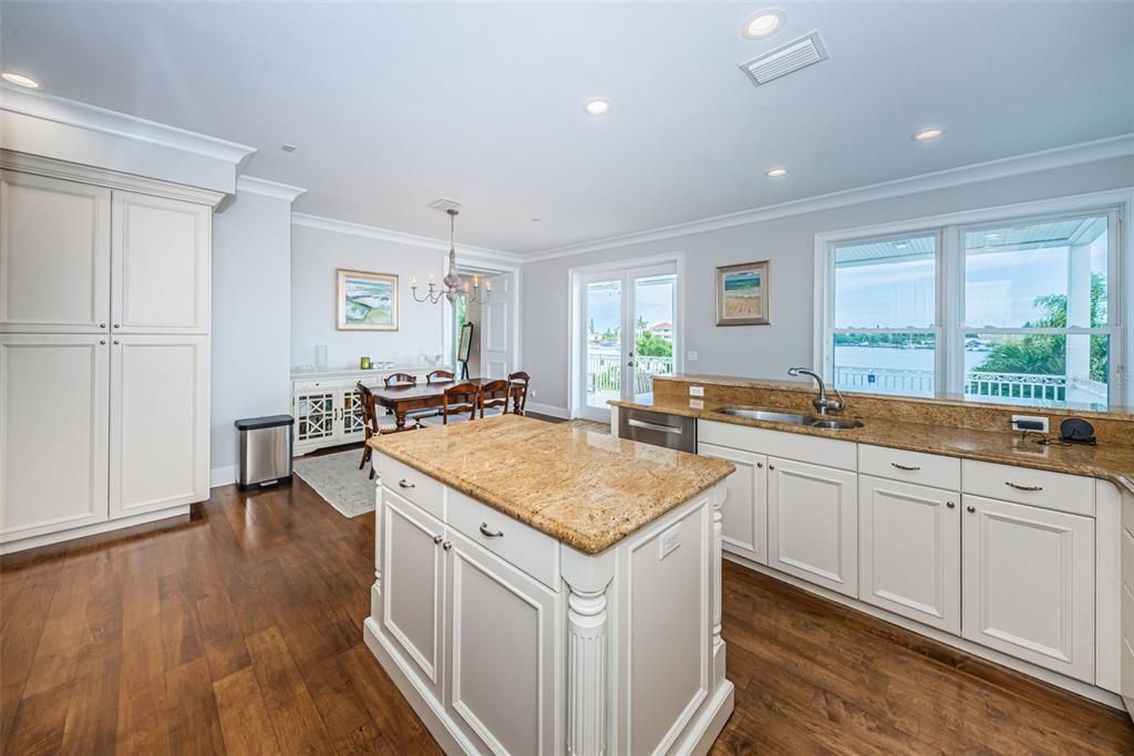 Recently Sold: $2,849,000 (4 beds, 4 baths, 3308 Square Feet)