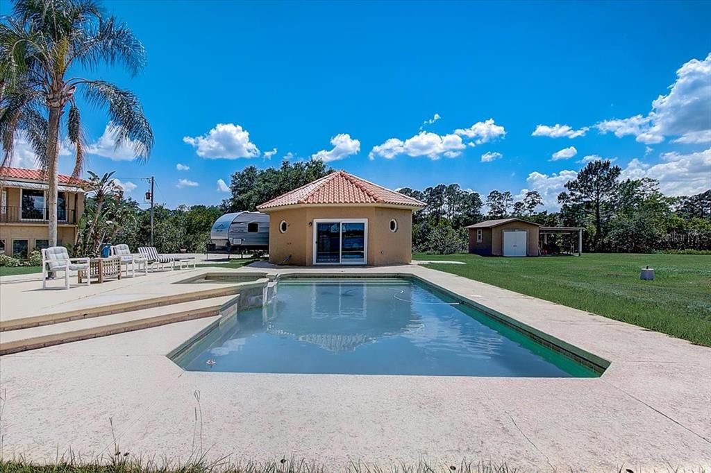 Recently Sold: $895,000 (5 beds, 4 baths, 3891 Square Feet)