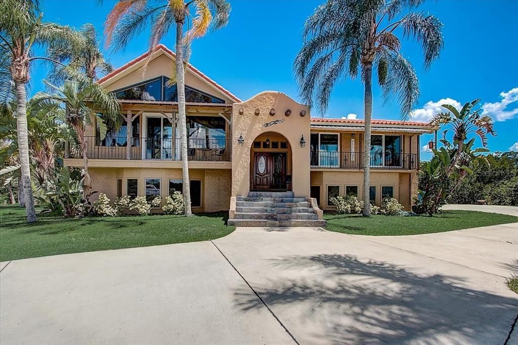 Recently Sold: $895,000 (5 beds, 4 baths, 3891 Square Feet)