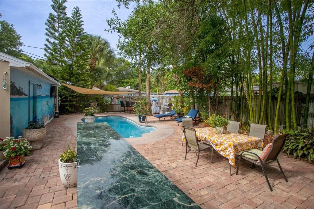 Recently Sold: $500,000 (2 beds, 2 baths, 1041 Square Feet)