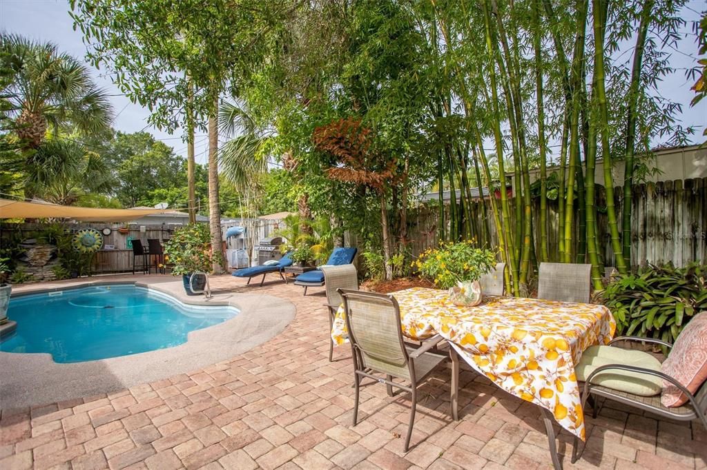 Recently Sold: $500,000 (2 beds, 2 baths, 1041 Square Feet)