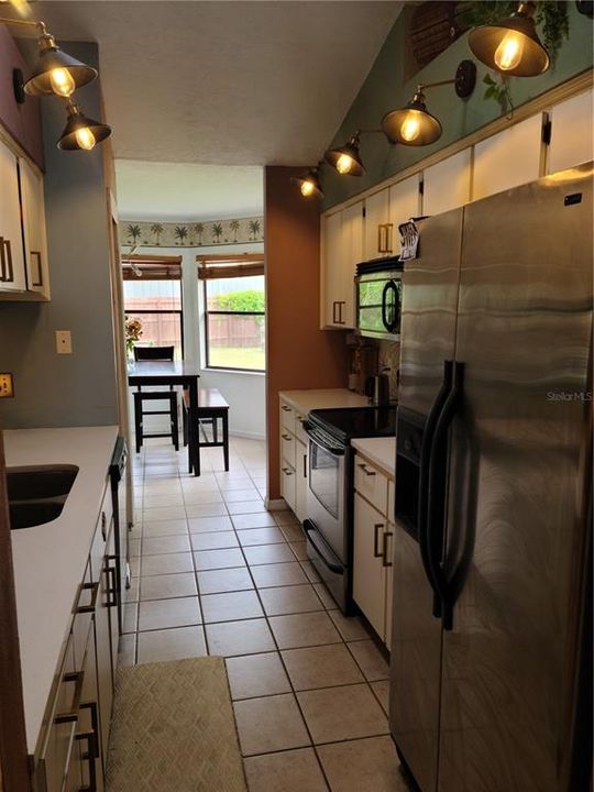 Recently Rented: $1,900 (3 beds, 2 baths, 1428 Square Feet)