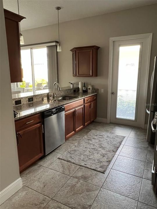 Recently Rented: $3,000 (2 beds, 2 baths, 1521 Square Feet)