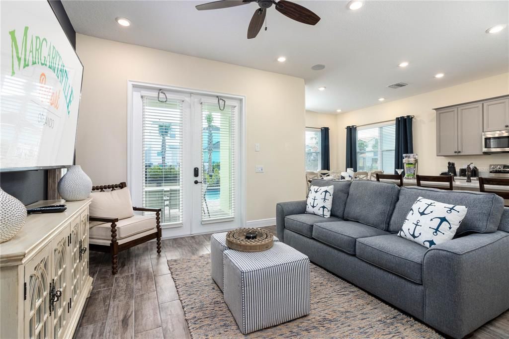 Recently Sold: $810,000 (3 beds, 3 baths, 1818 Square Feet)
