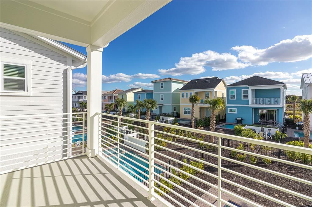 Recently Sold: $810,000 (3 beds, 3 baths, 1818 Square Feet)