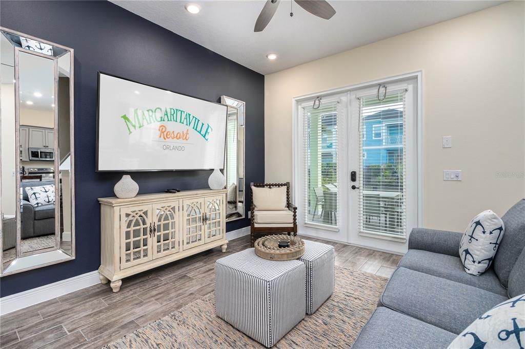 Recently Sold: $810,000 (3 beds, 3 baths, 1818 Square Feet)