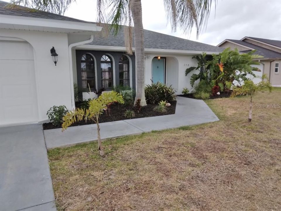 Recently Sold: $469,000 (4 beds, 2 baths, 1874 Square Feet)