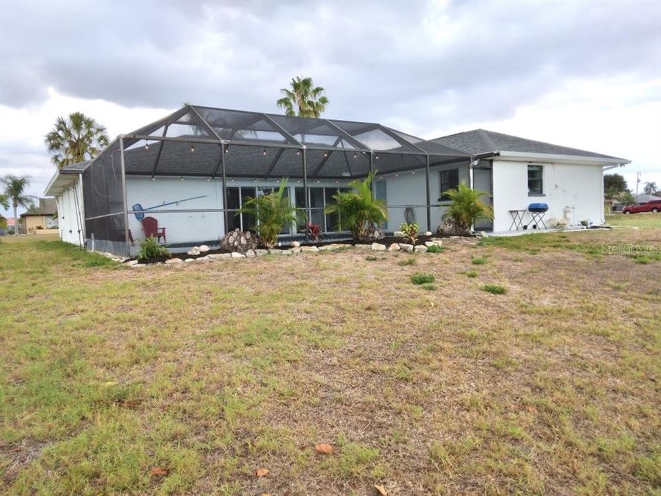 Recently Sold: $469,000 (4 beds, 2 baths, 1874 Square Feet)