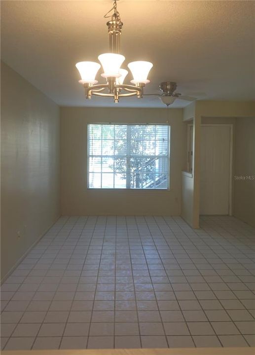 Recently Rented: $1,350 (2 beds, 2 baths, 975 Square Feet)
