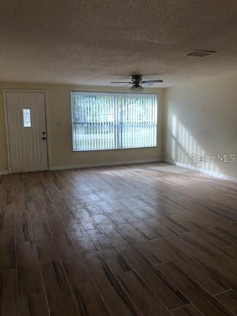 Recently Rented: $1,995 (3 beds, 2 baths, 1040 Square Feet)