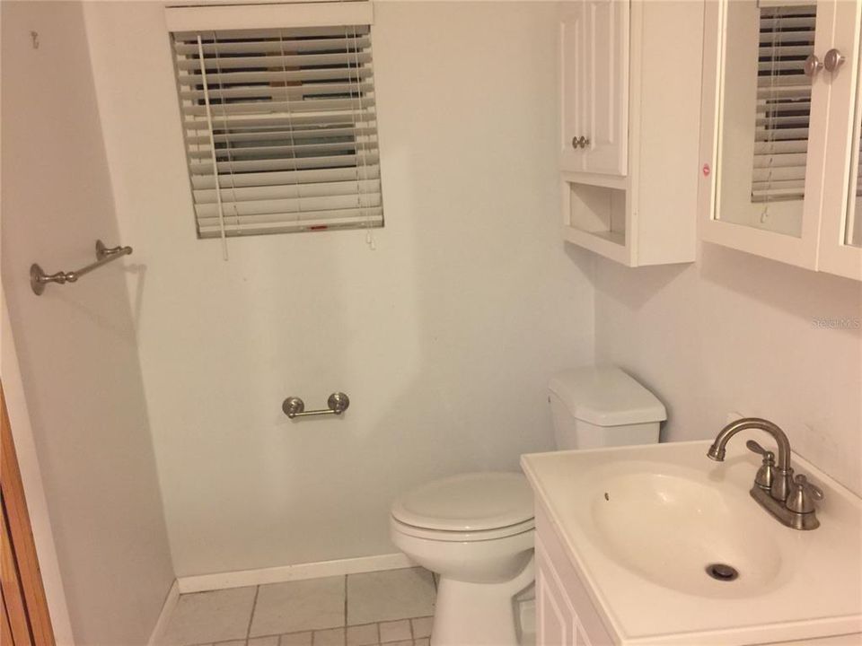 Active With Contract: $2,200 (1 beds, 1 baths, 470 Square Feet)